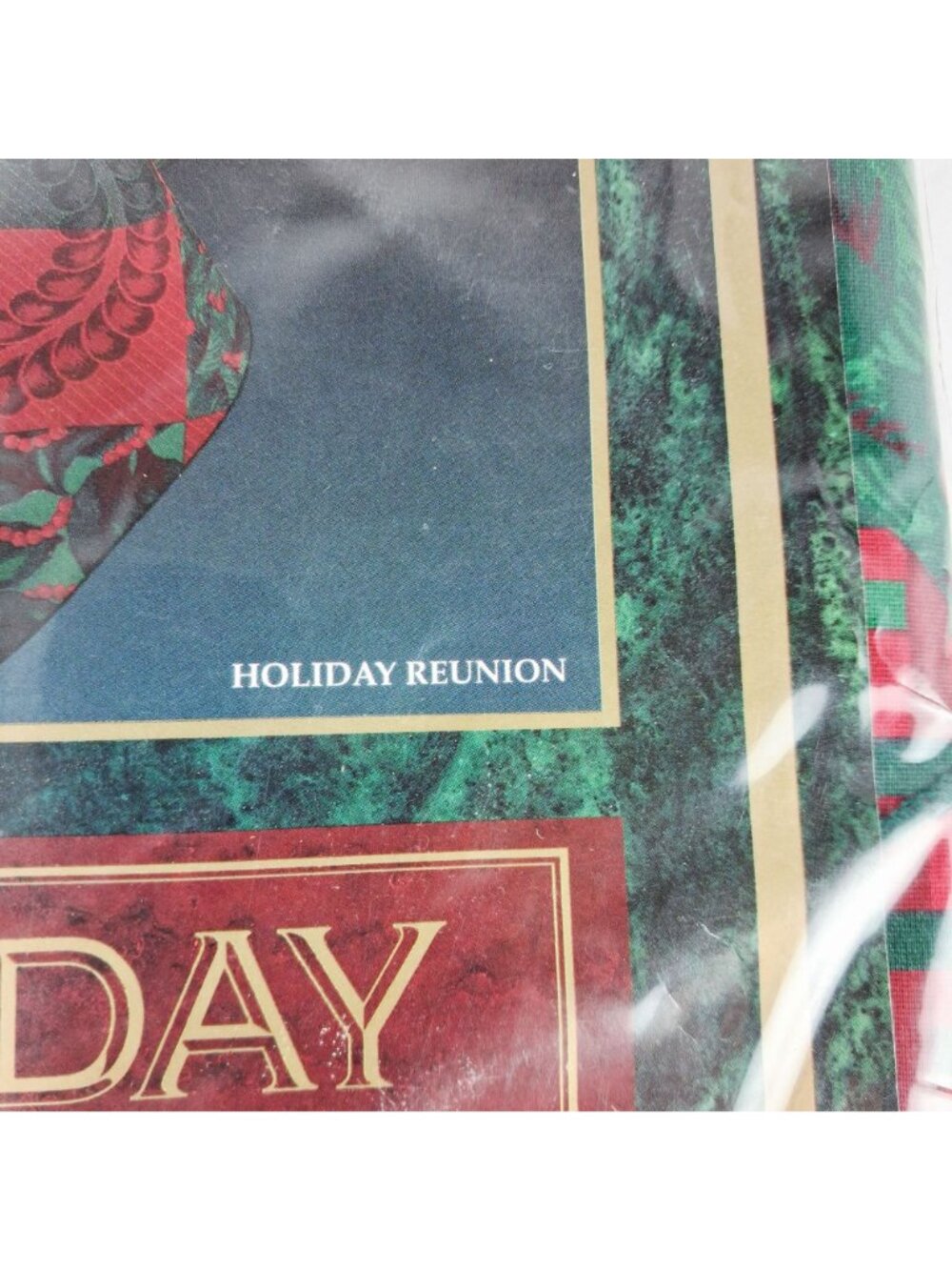 NOS Tobin Holiday 70" Round Fabric Tablecloth w/4 napkins Red Green Floral - Picture 6 of 8